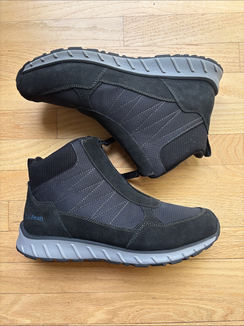 L.L.Bean Men's Size 12 Snow Sneaker 5 Insulated Boots Zip-Front Black/Graphite
